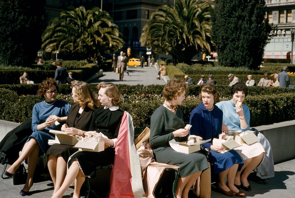 UNITED STATES - AUGUST 08: Female office workers eat boxed lunches in a city park, Union Square, San Francisco, California (Photo by B. Anthony Stewart/National Geographic/Getty Images)