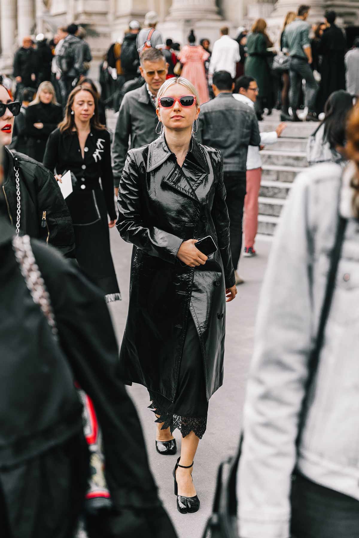 v.street_style_paris_fashion_week_dia_2_maison_margiela_dries_van_noten_501697145_1200x1800