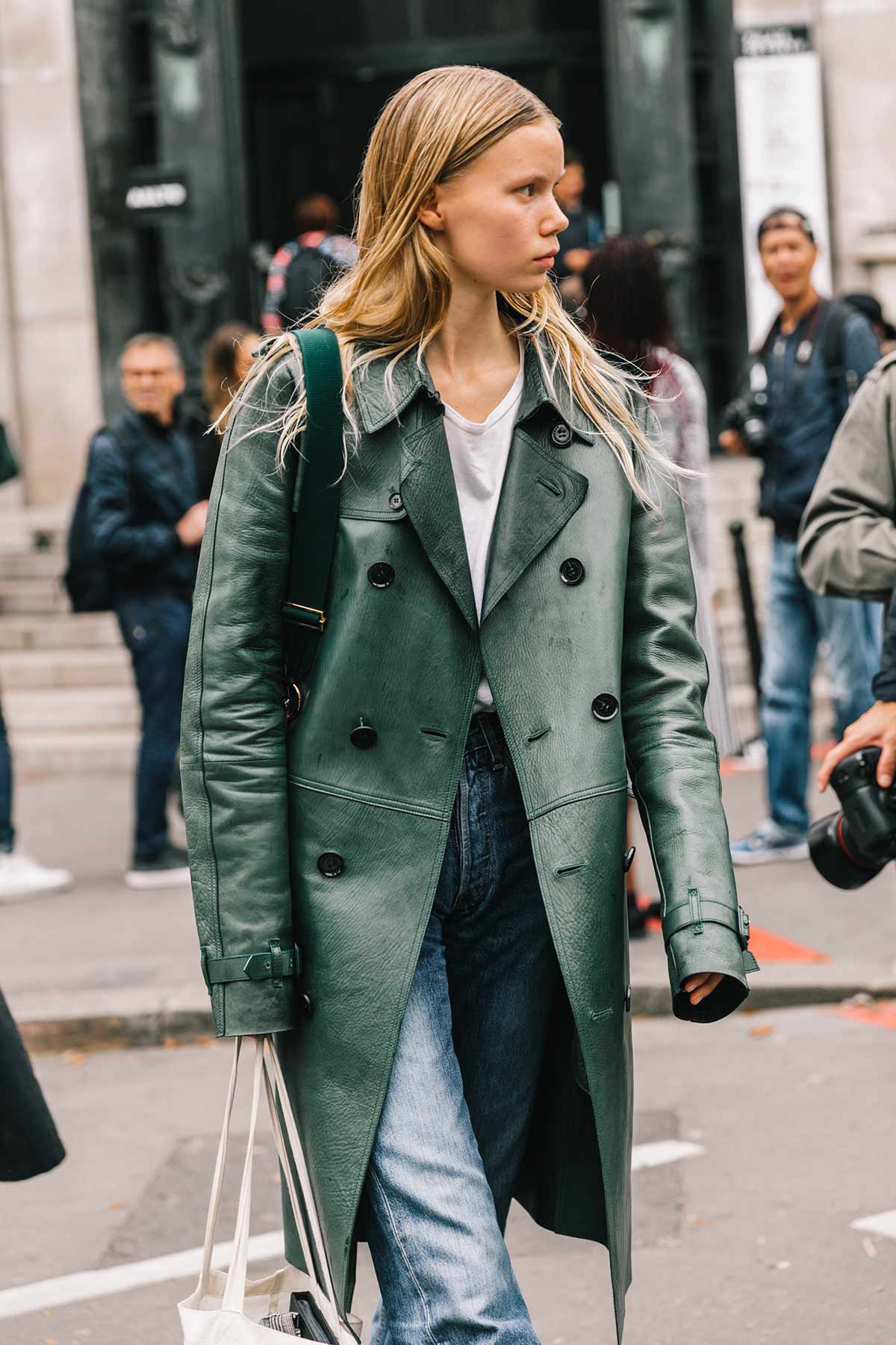 v.street_style_paris_fashion_week_dia_2_maison_margiela_dries_van_noten_619363160_1200x1800