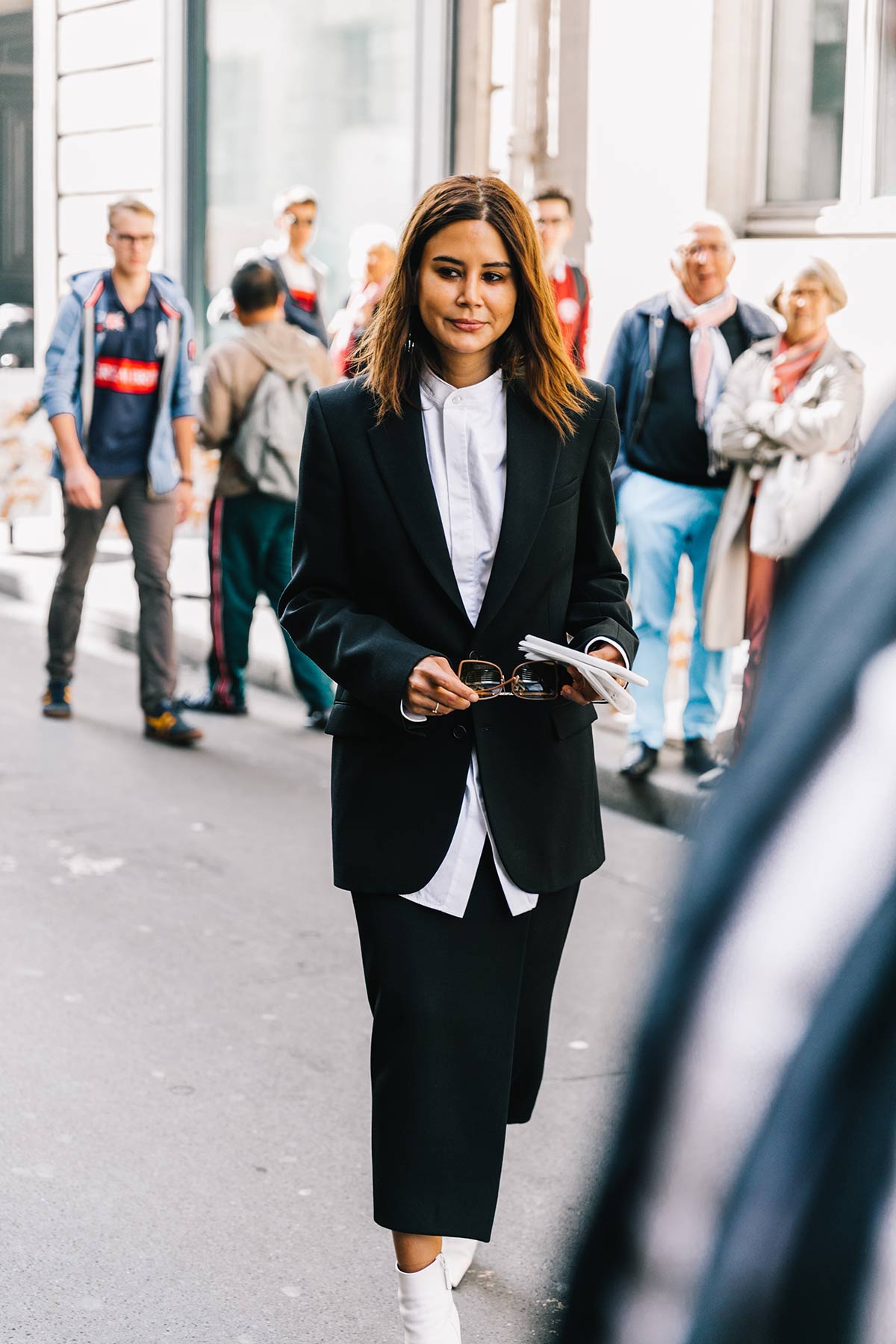 vogue.es.street_style_paris_fashion_week_dia_5_elie_saab_comme_des_garcons_576635493_1200x1800