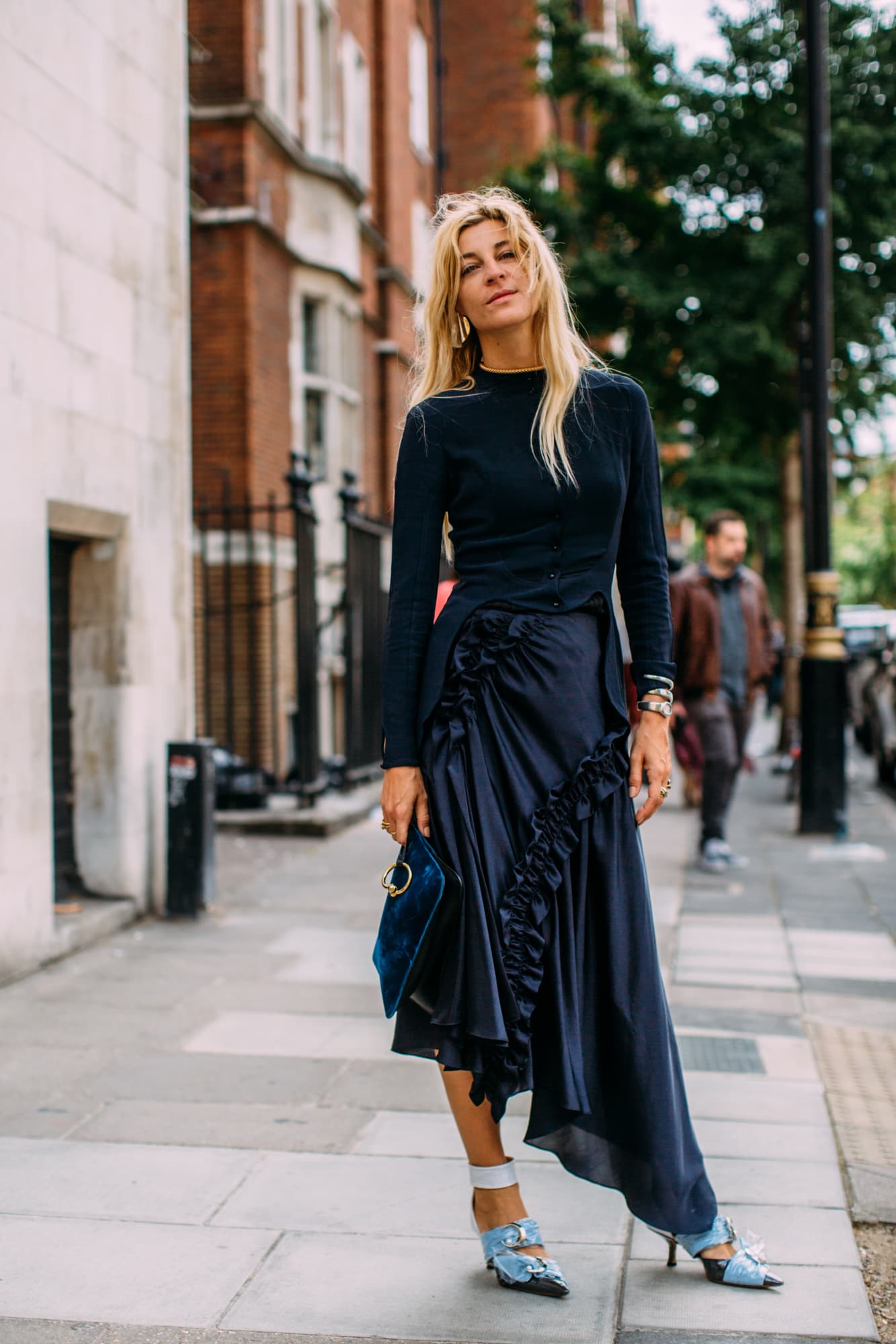 fashionista-london-fashion-week-spring-2019-street-style-118