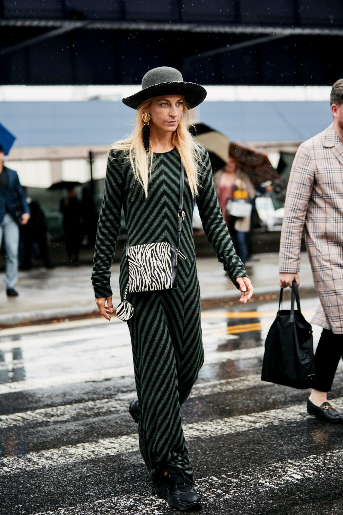 fashionista-new-york-fashion-week-street-style-spring-2019-day-4-51